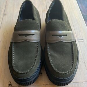 Tod's Logo Stamped Green Suede Penny Loafer Platform Size EU 38.5, 8 or 7.5
